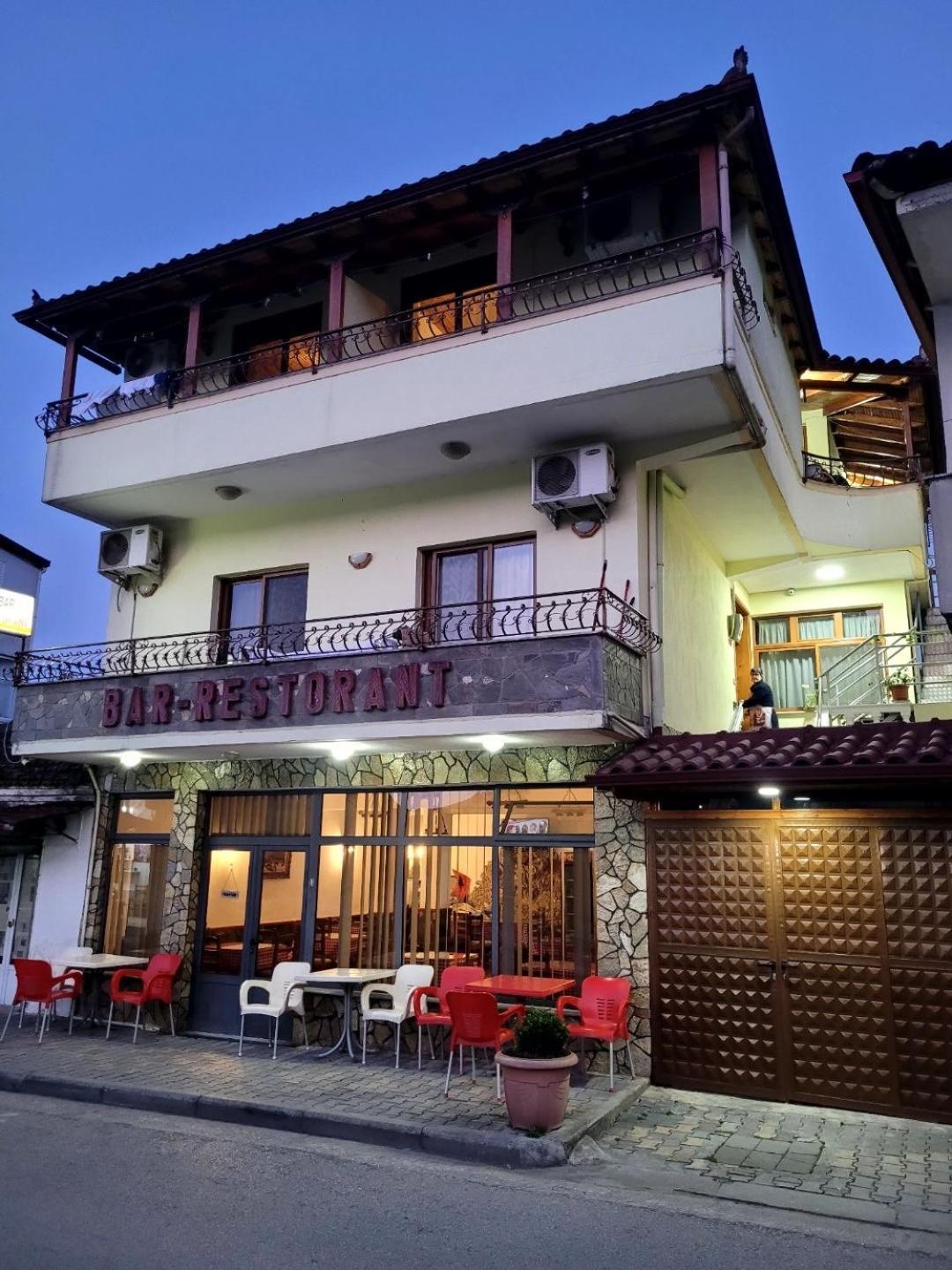 Nako Guest House Bar&Restaurants Përmet Exterior foto